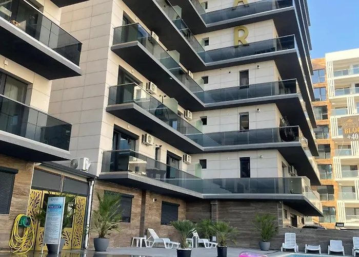 아파트 607 B2 Almar Luxury Residence-renting & Free Pool *